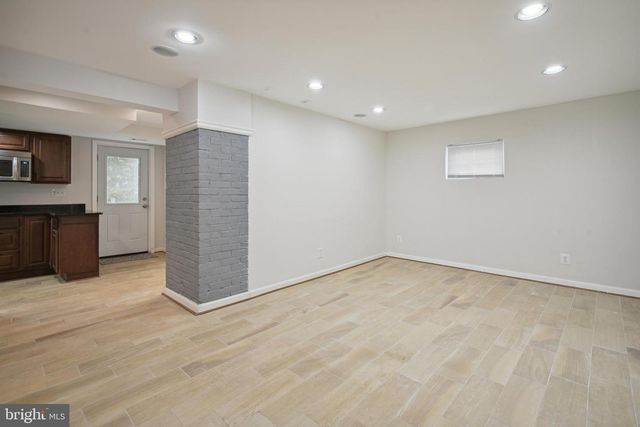 5817 GREENTREE RD, Bethesda, MD 20817