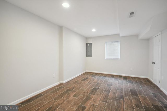 5817 GREENTREE RD, Bethesda, MD 20817