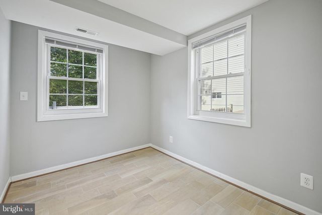 5817 GREENTREE RD, Bethesda, MD 20817