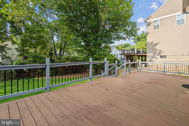 5817 GREENTREE RD, Bethesda, MD 20817