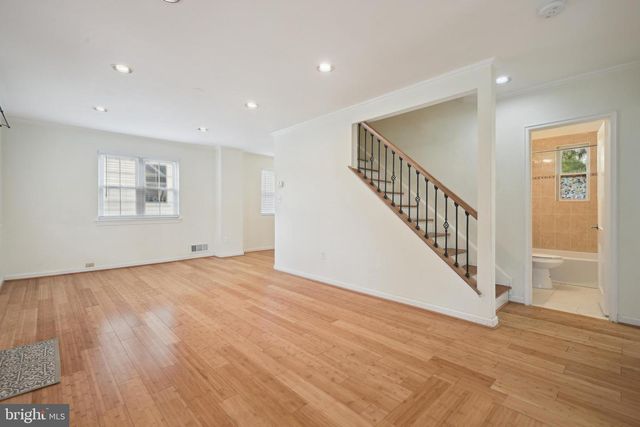 5817 GREENTREE RD, Bethesda, MD 20817