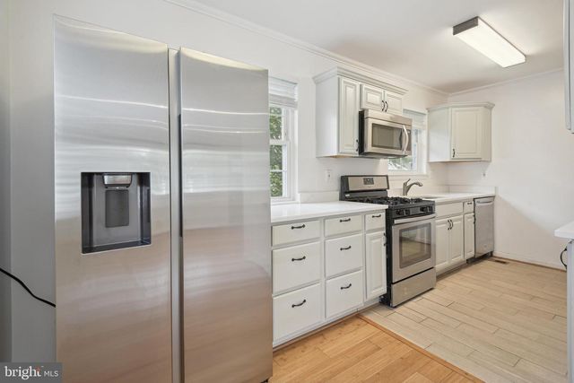 5817 GREENTREE RD, Bethesda, MD 20817