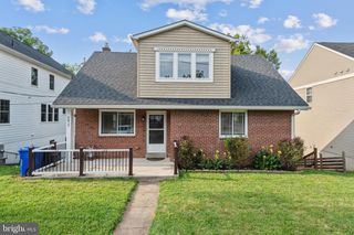 5817 GREENTREE RD, Bethesda, MD 20817