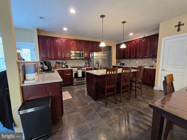 1 HARVEST DR, Pittsgrove, NJ 08318