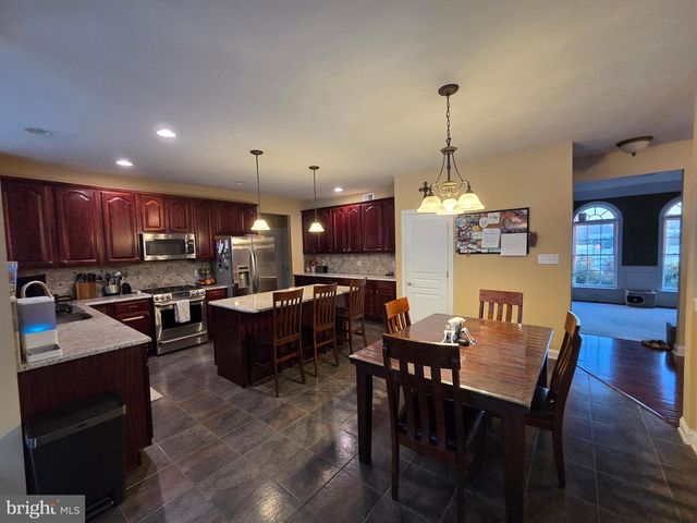 1 HARVEST DR, Pittsgrove, NJ 08318