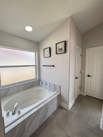 2521 ONEIDA LOOP, Kissimmee, FL 34747