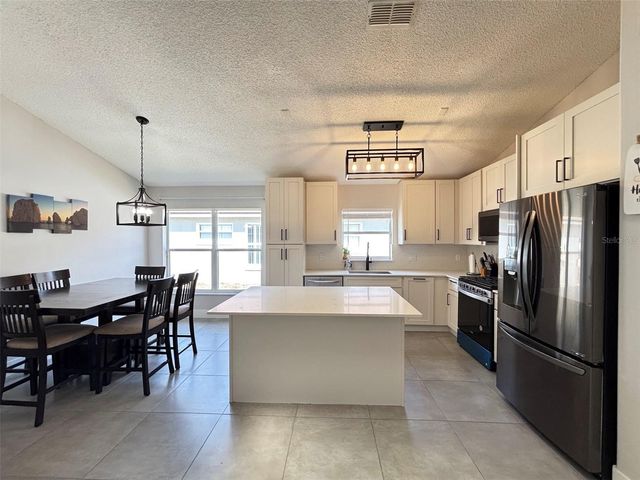 2521 ONEIDA LOOP, Kissimmee, FL 34747