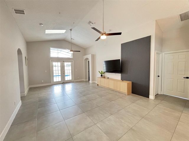 2521 ONEIDA LOOP, Kissimmee, FL 34747