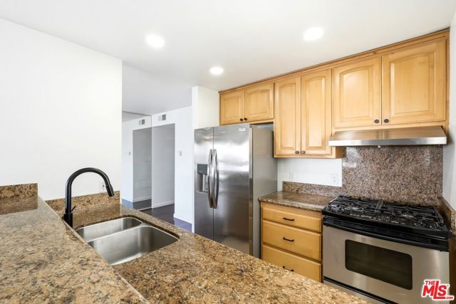 320 Hermosa Avenue 102, Hermosa Beach, CA 90254