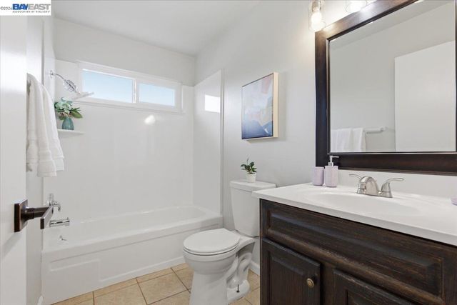 2465 Arf Ave, Hayward, CA 94545