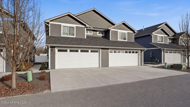 1428 N Michigan Ln, Greenacres, WA 99016