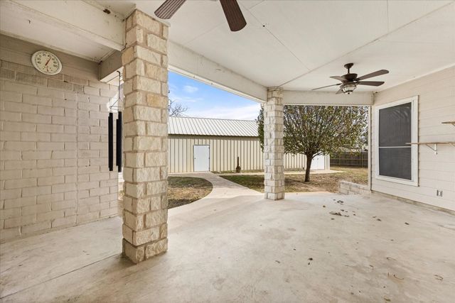 206 N Bouldin Street, Hamilton, TX 76531