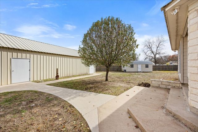206 N Bouldin Street, Hamilton, TX 76531