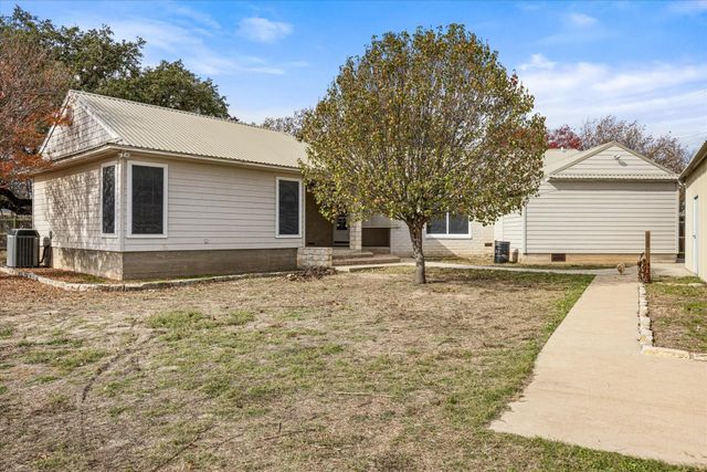 206 N Bouldin Street, Hamilton, TX 76531