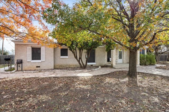 206 N Bouldin Street, Hamilton, TX 76531
