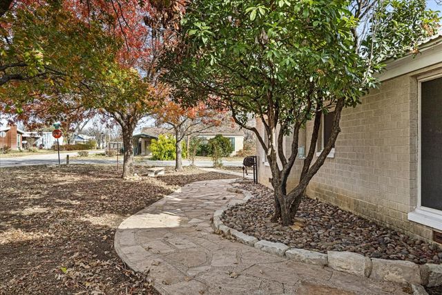 206 N Bouldin Street, Hamilton, TX 76531