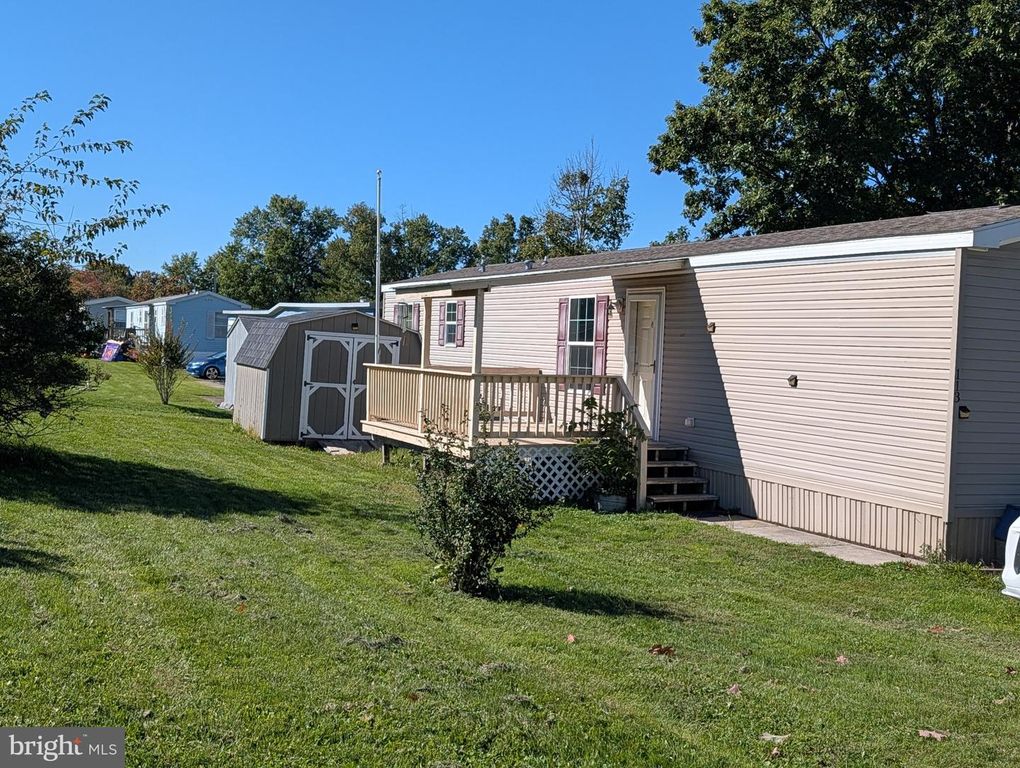 113 RIDGE RD, 232 YANKEE RD. #113, QUAKERTOWN, PA 18951 — exterior