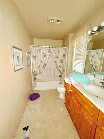 445 Midway Road, Medford, OR 97501