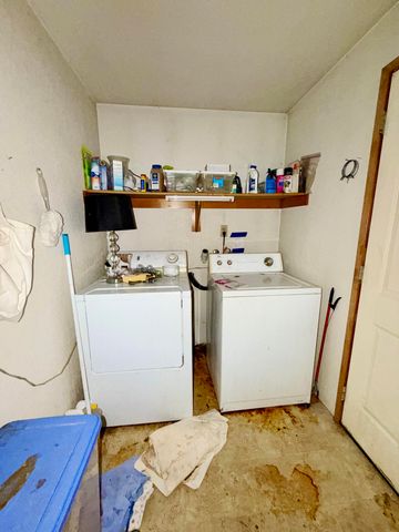 445 Midway Road, Medford, OR 97501