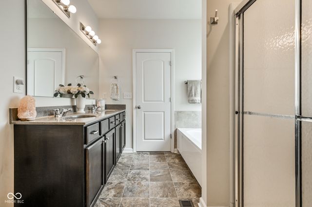13848 Fieldcrest Drive, Mccordsville, IN 46055
