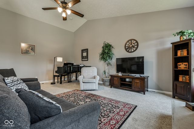 13848 Fieldcrest Drive, Mccordsville, IN 46055