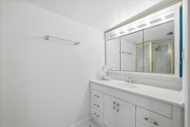 19513 DEER LAKE ROAD, Lutz, FL 33548