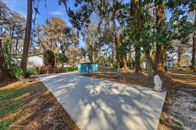 19513 DEER LAKE ROAD, Lutz, FL 33548