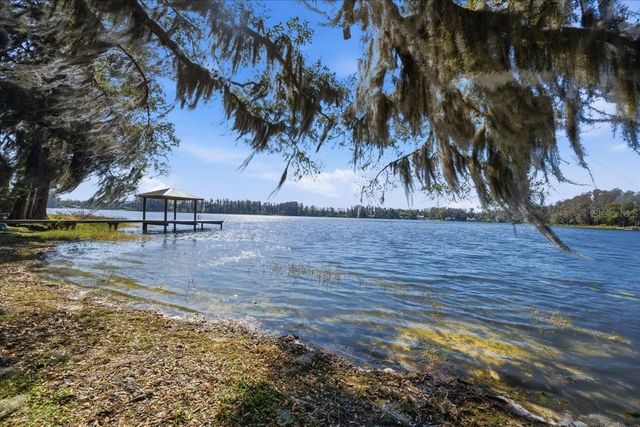 19513 DEER LAKE ROAD, Lutz, FL 33548