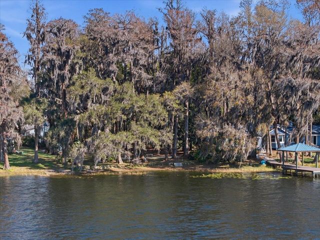 19513 DEER LAKE ROAD, Lutz, FL 33548