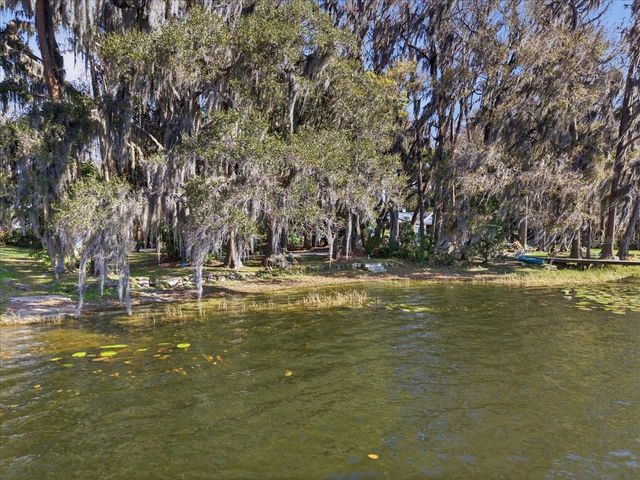 19513 DEER LAKE ROAD, Lutz, FL 33548