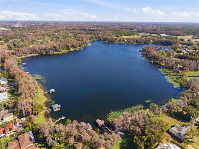 19513 DEER LAKE ROAD, Lutz, FL 33548