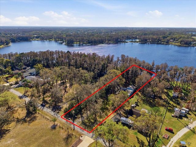 19513 DEER LAKE ROAD, Lutz, FL 33548