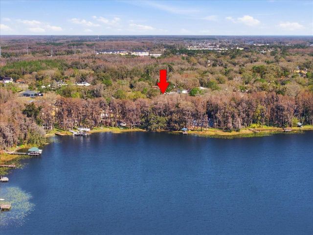 19513 DEER LAKE ROAD, Lutz, FL 33548