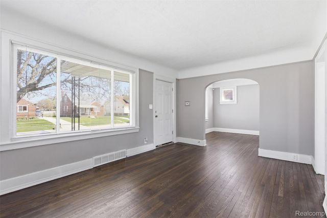 15881 Winthrop Street, Detroit, MI 48227