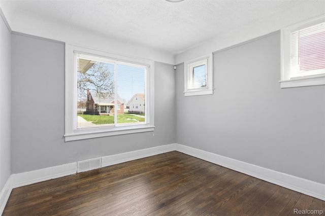 15881 Winthrop Street, Detroit, MI 48227