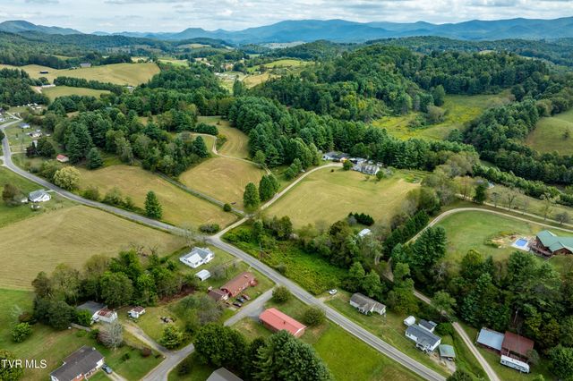 111 J Cress Road, Mountain City, TN 37683