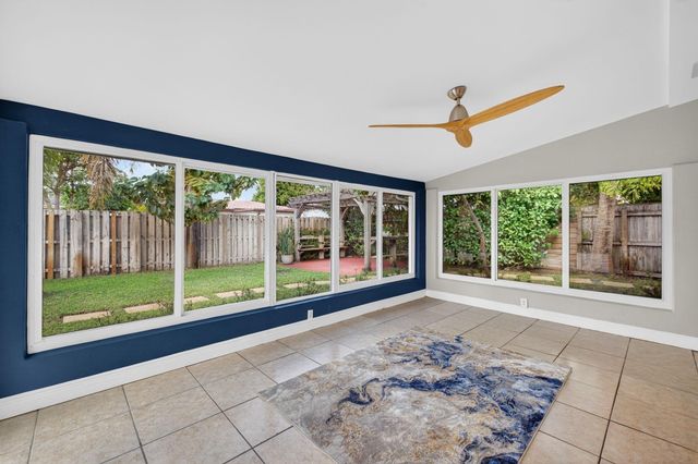 4781 NE 4th Avenue, Oakland Park, FL 33334