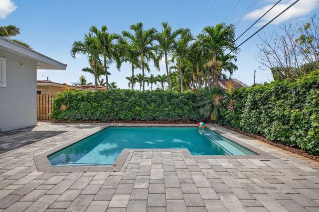 4781 NE 4th Avenue, Oakland Park, FL 33334