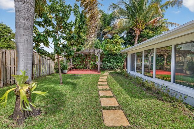 4781 NE 4th Avenue, Oakland Park, FL 33334