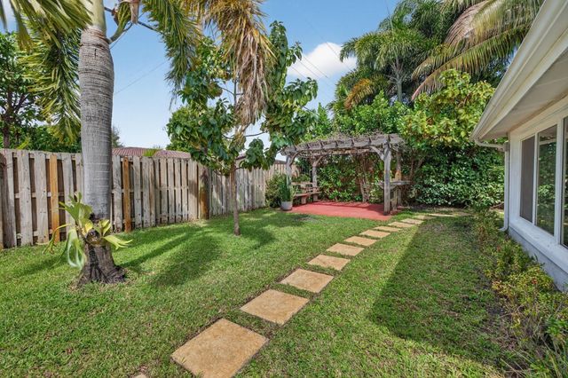 4781 NE 4th Avenue, Oakland Park, FL 33334