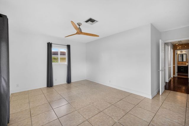 4781 NE 4th Avenue, Oakland Park, FL 33334