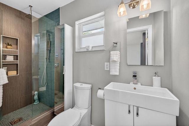 4781 NE 4th Avenue, Oakland Park, FL 33334