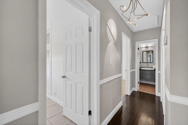 4781 NE 4th Avenue, Oakland Park, FL 33334