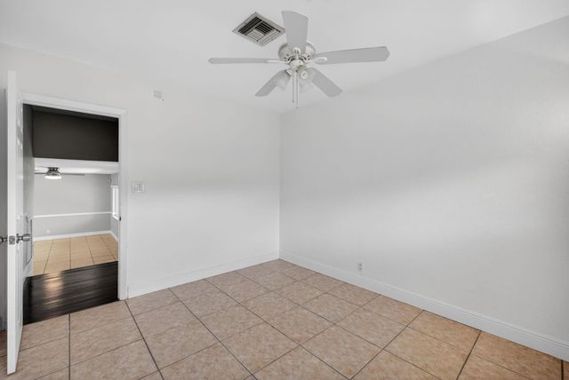 4781 NE 4th Avenue, Oakland Park, FL 33334