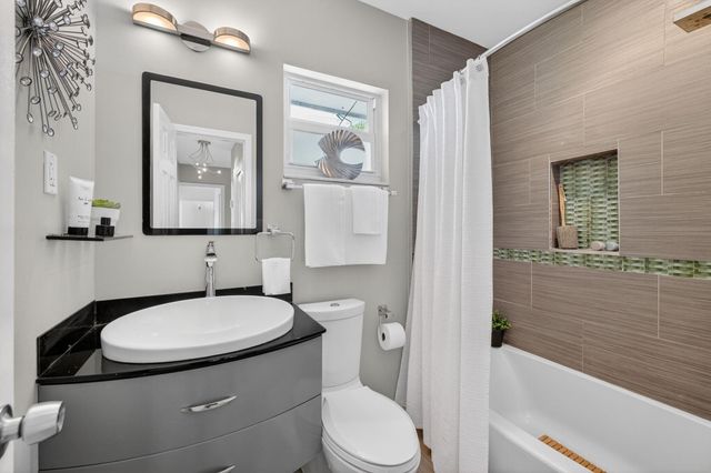 4781 NE 4th Avenue, Oakland Park, FL 33334