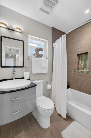 4781 NE 4th Avenue, Oakland Park, FL 33334