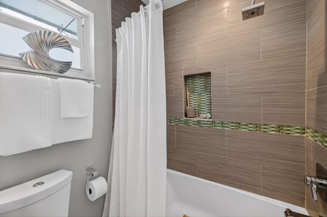 4781 NE 4th Avenue, Oakland Park, FL 33334