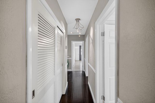 4781 NE 4th Avenue, Oakland Park, FL 33334