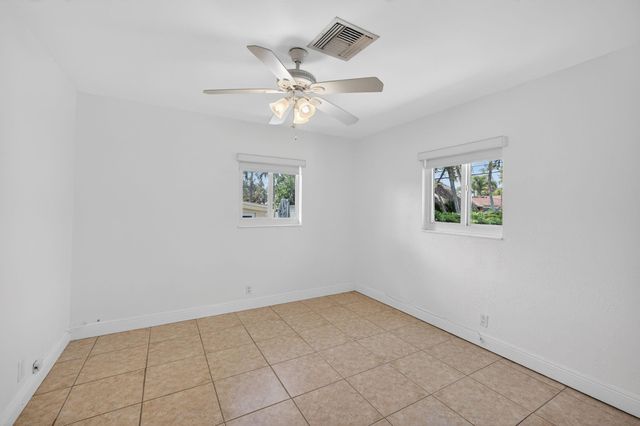 4781 NE 4th Avenue, Oakland Park, FL 33334