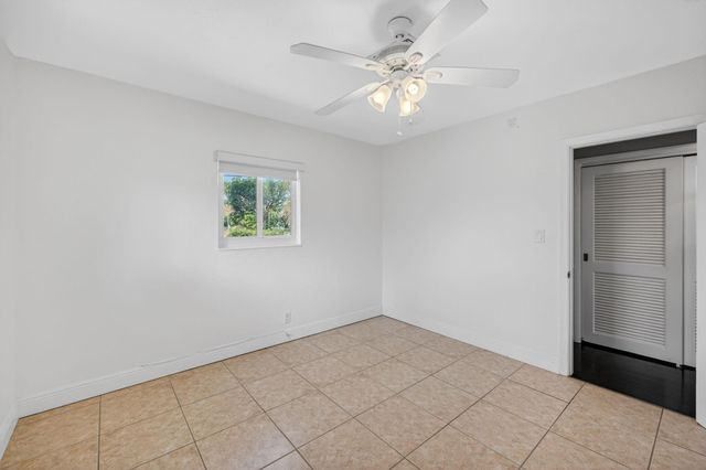 4781 NE 4th Avenue, Oakland Park, FL 33334